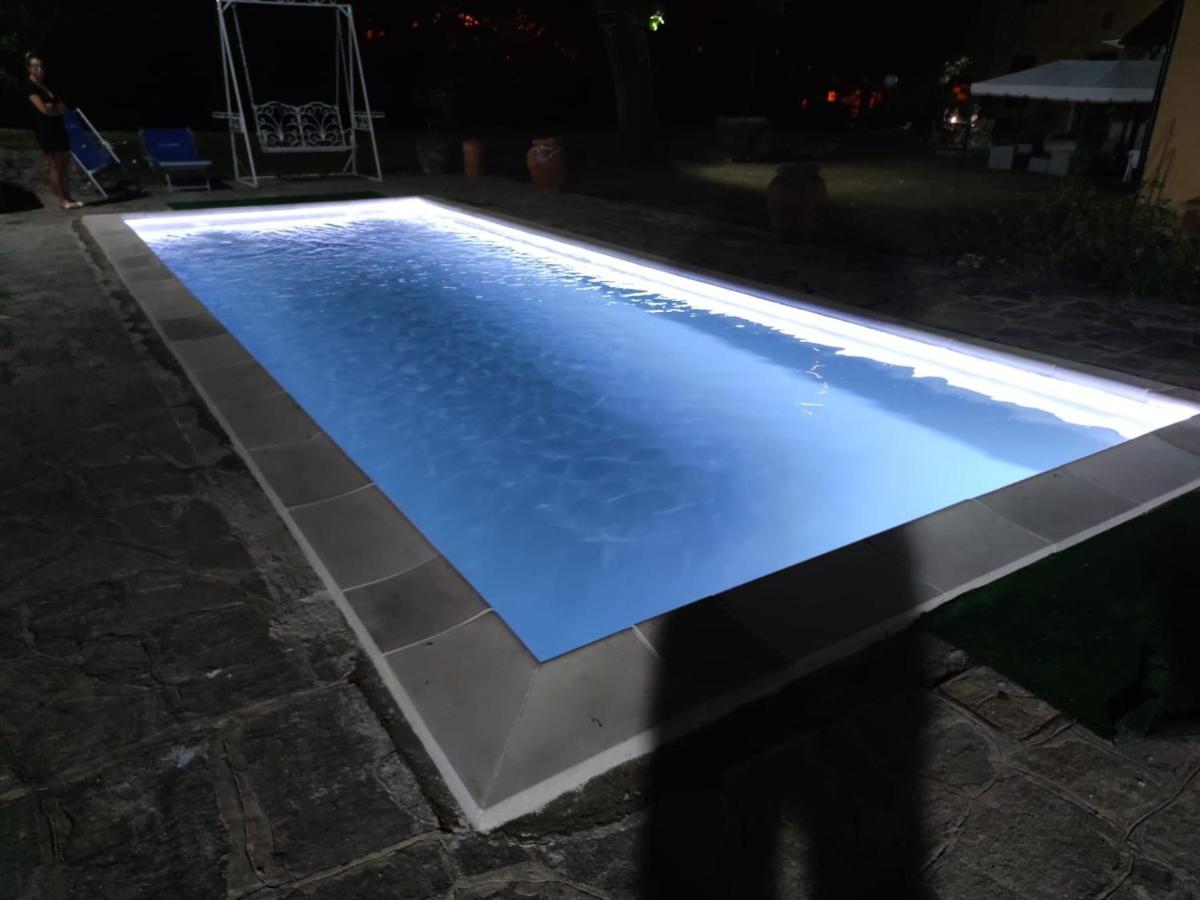 פופי Agriturismo Il Casolare מראה חיצוני תמונה