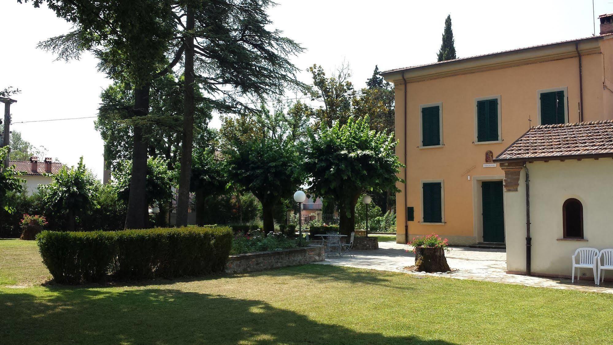 פופי Agriturismo Il Casolare מראה חיצוני תמונה