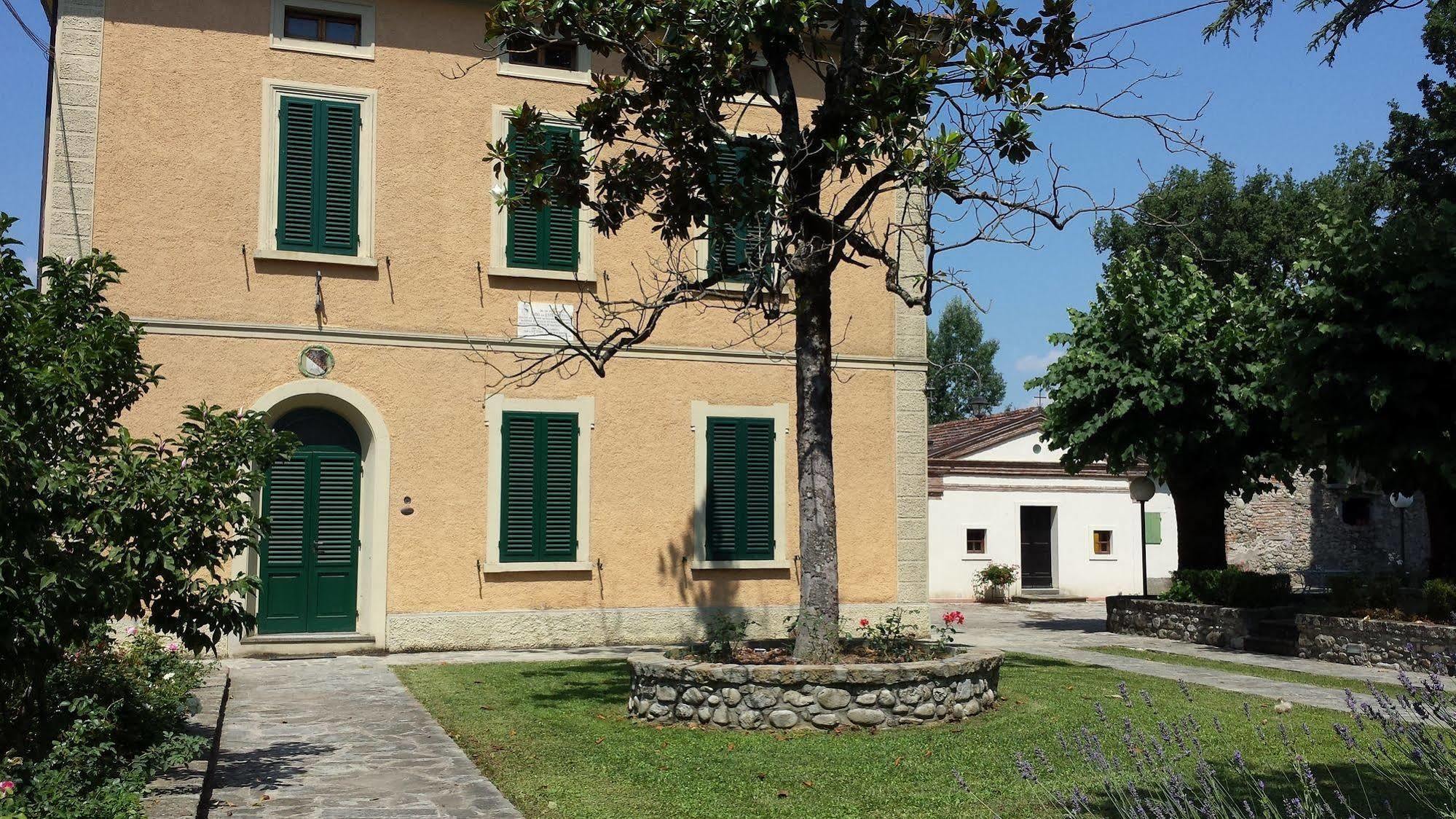 פופי Agriturismo Il Casolare מראה חיצוני תמונה