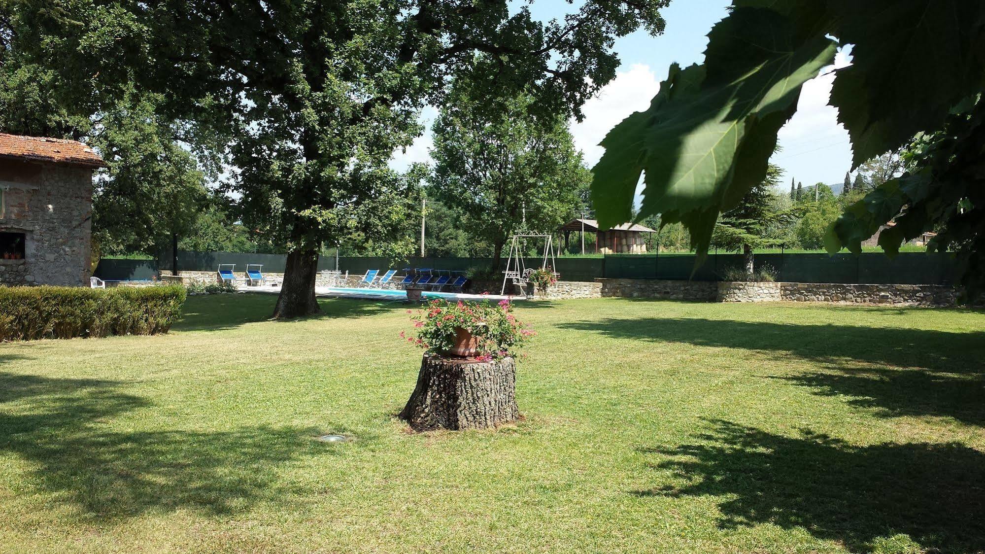 פופי Agriturismo Il Casolare מראה חיצוני תמונה